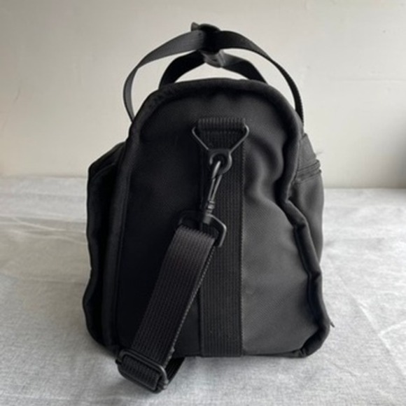 Tumi Black Ballistic Nylon Alpha Sport Small Carry-On Duffle Bag 261D3 USA - Picture 9 of 16